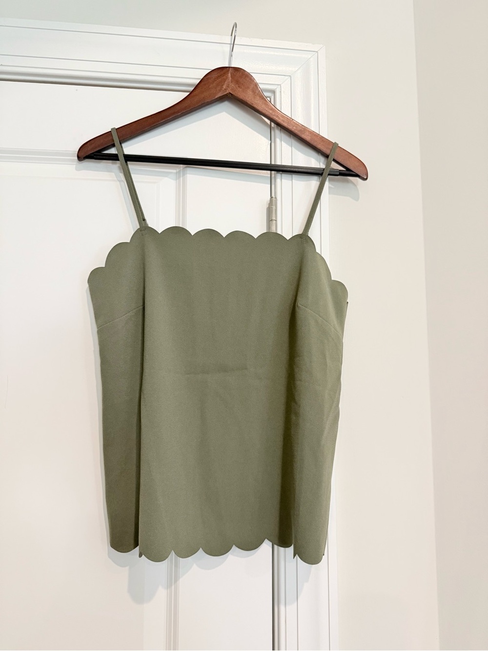 NWT Banana Republic Olive Scalloped Spaghetti Strap Camisole